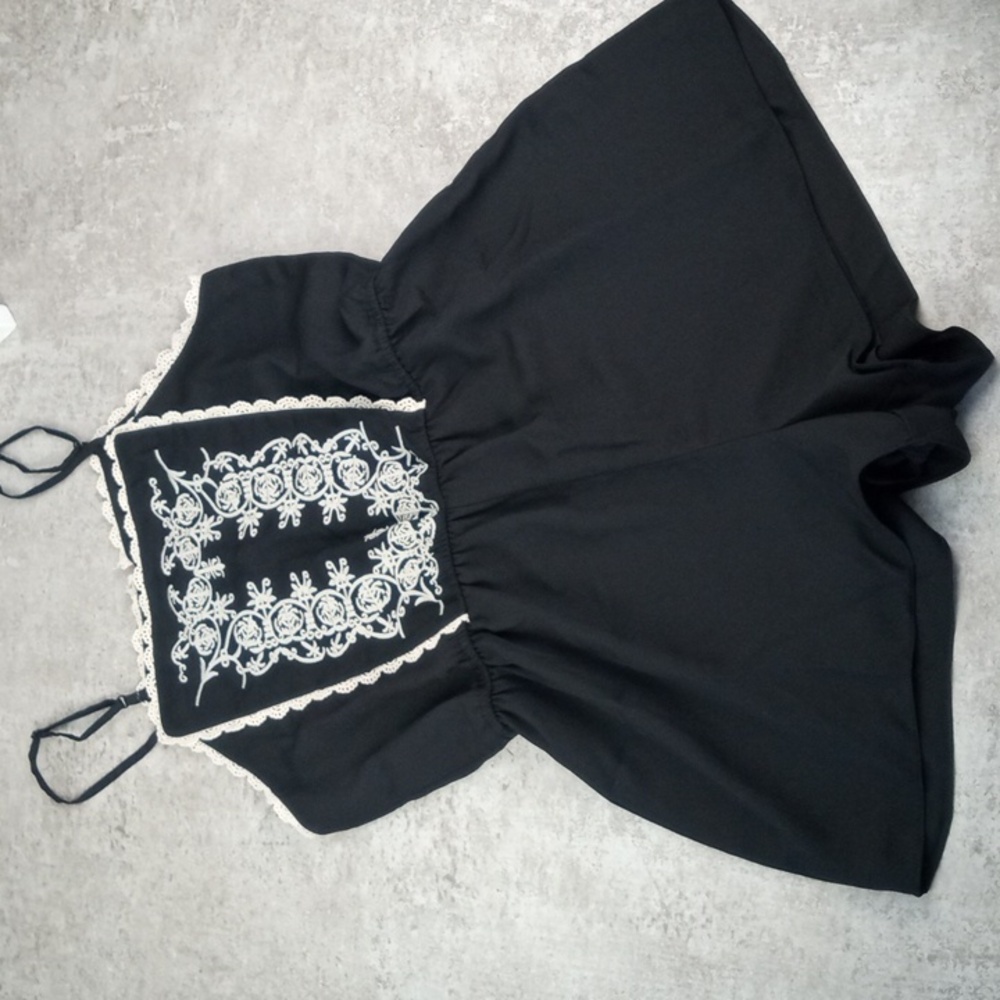 👕 Romeo + Juliet Couture Black Romper